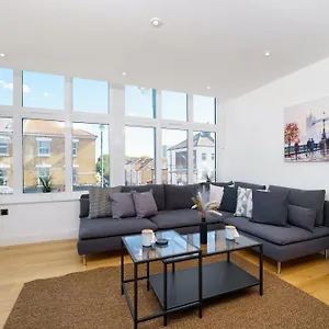 Panther House By Oval Apartment