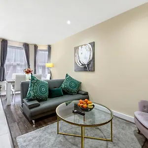 Family Friendly, Zone 2, 2 Beds, Overground Apartment